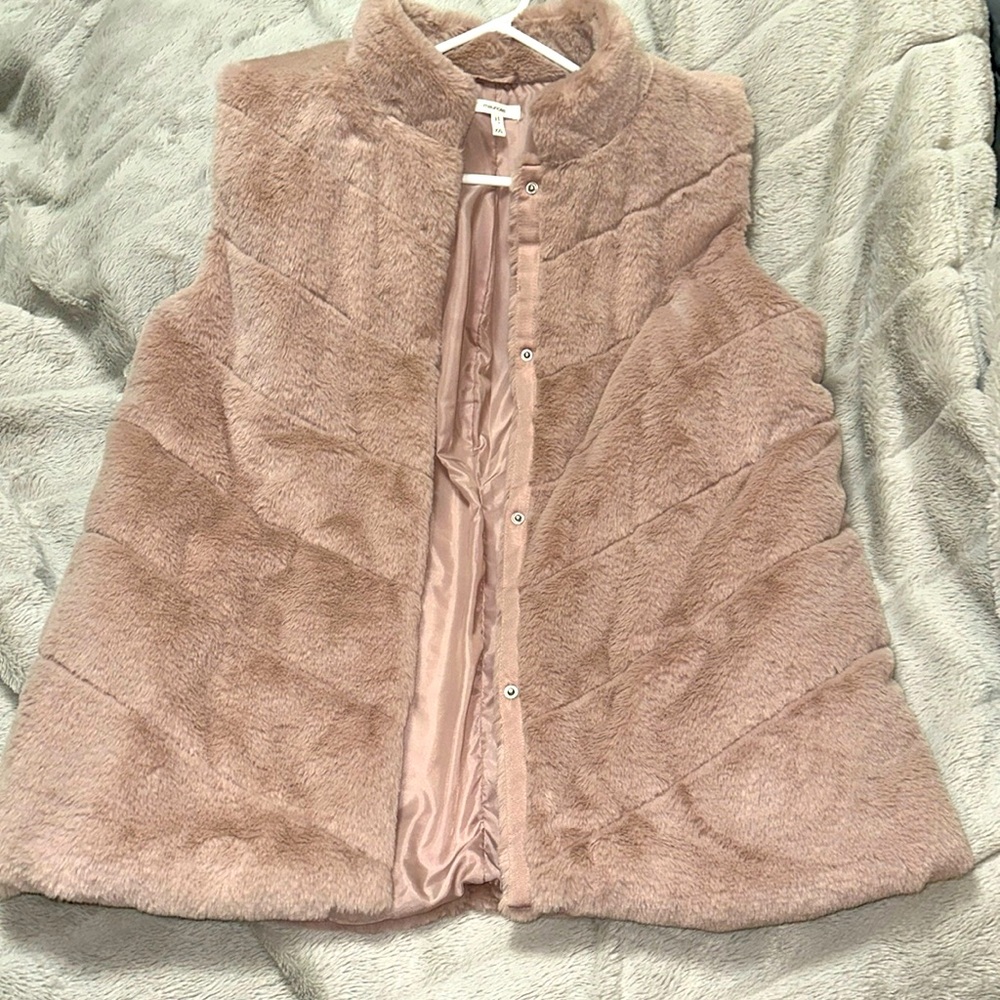 Maurice’s Sherpa very soft dusty rose vest with buttons 
NWOT